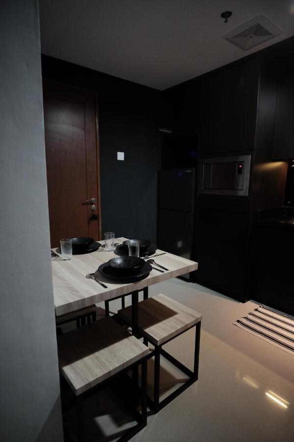 2 Bedrooms - Royal Olive Apartment - Pejaten South Of Jakarta Exterior photo