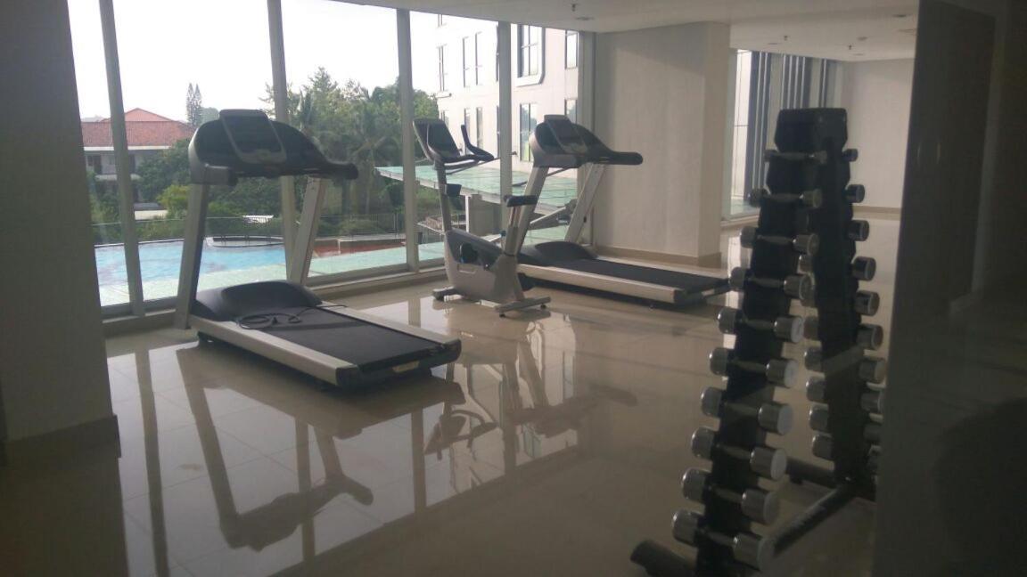 2 Bedrooms - Royal Olive Apartment - Pejaten South Of Jakarta Exterior photo